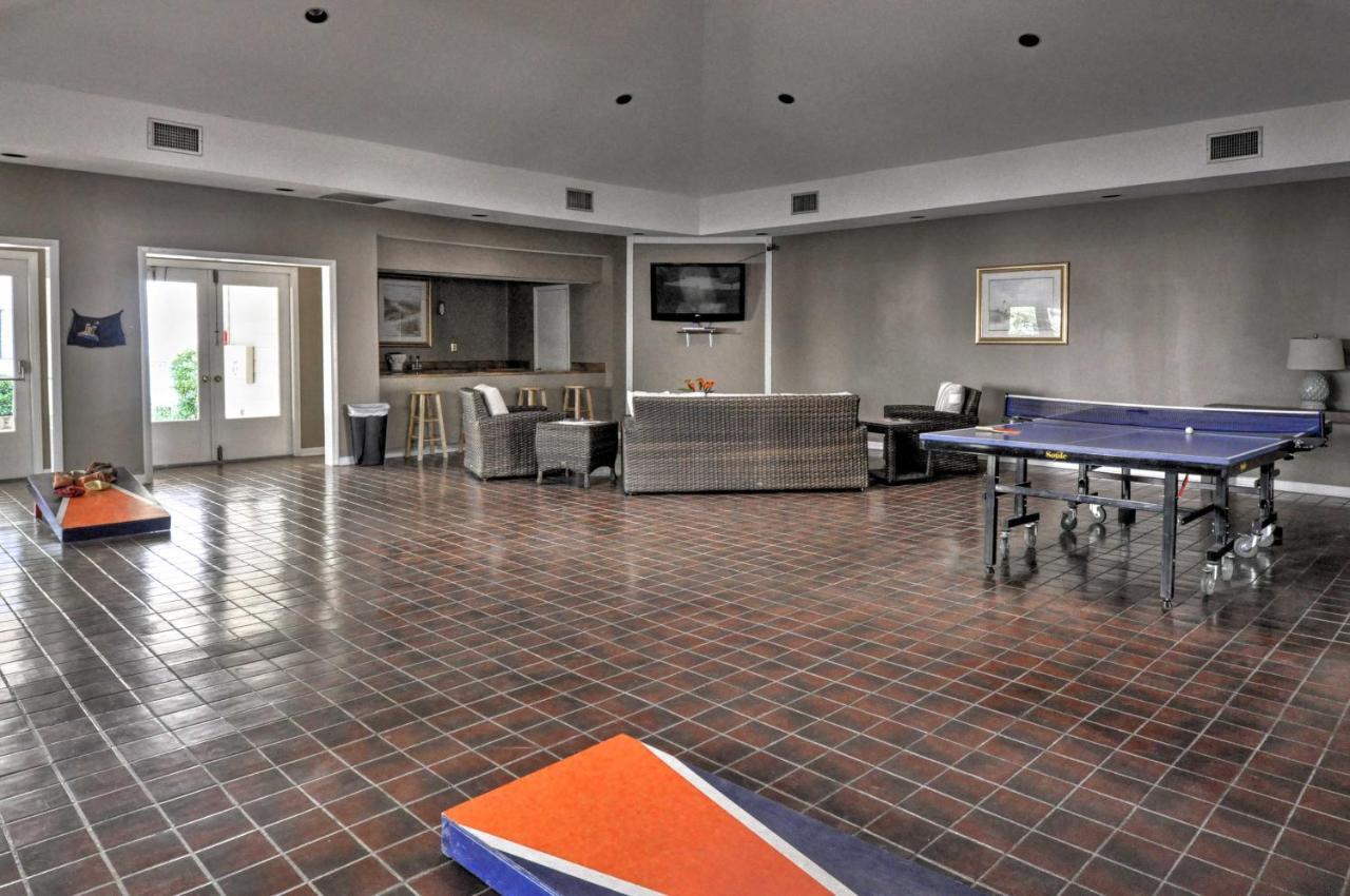 Resort-Style Hilton Head Condo - Walk To Beach! Hilton Head Island Exterior foto